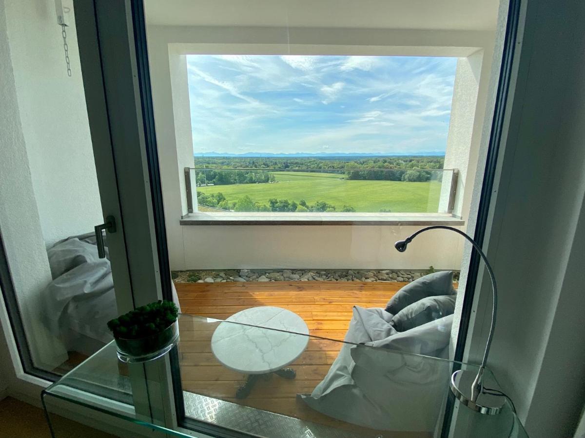 Alpen-Panorama Suite - Einzigartige Privatsuite Hoch Ueber Muenchen, 12Tes Og, Alpenblick, Loggia, Whirlpool, 15 Minuten Zum Zentrum, Ruhe Und Erholung In Der Stadt Muenchen Fuer Privat Und Geschaeftlich Reisende מראה חיצוני תמונה